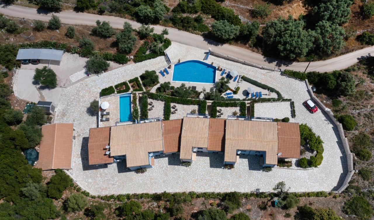 Villas Amantea- Four Villas With Big Pool And Infinity Pool Сивота Экстерьер фото