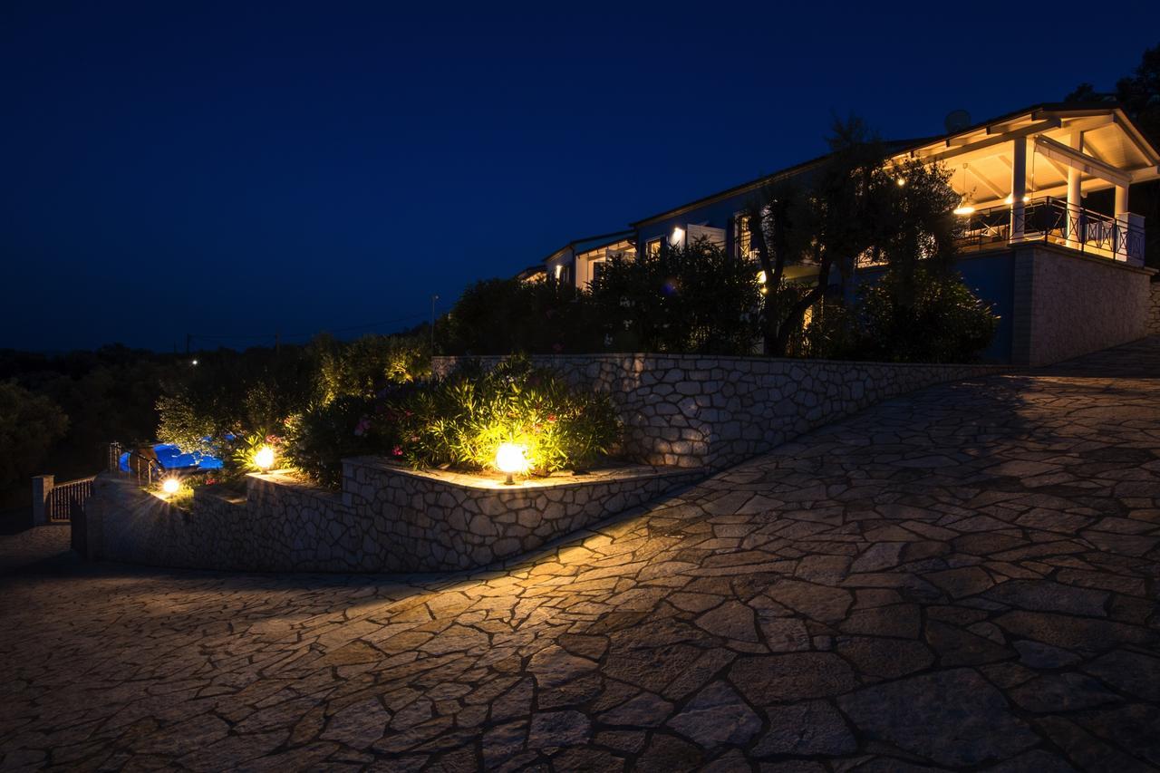 Villas Amantea- Four Villas With Big Pool And Infinity Pool Сивота Экстерьер фото